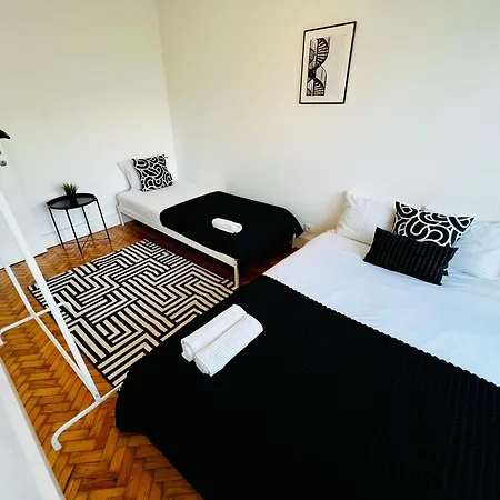 The Crespo House - No 5f - Two-bedroom Apartment Lisbon