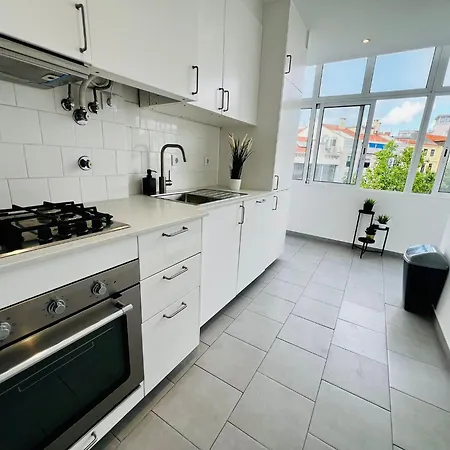 The Crespo House - No 5f - Two-bedroom * Лиссабон