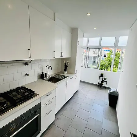 Апартаменты The Crespo House - No 5f - Two-bedroom Лиссабон