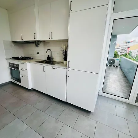 The Crespo House - No 5f - Two-bedroom Лиссабон