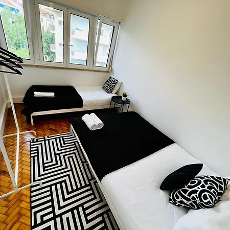 The Crespo House - No 5f - Two-bedroom Лиссабон