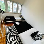The Crespo House - No 5f - Two-bedroom Лиссабон